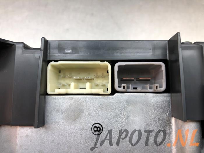 Batteri (hybrid) från en Suzuki Swift (ZCE/ZDE) 1.2 VVT 12V Hybrid 2025