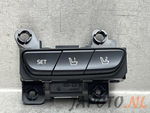 Gebruikte Stoelverstellings Schakelaar Kia Niro I (DE) 1.6 GDI Hybrid Prijs € 19,95 Margeregeling aangeboden door Japoto Parts B.V.