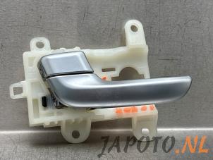 Gebruikte Deurgreep 4Deurs links-achter Kia Niro I (DE) 1.6 GDI Hybrid Prijs € 19,95 Margeregeling aangeboden door Japoto Parts B.V.