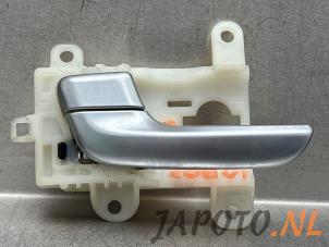 Gebruikte Deurgreep 4Deurs links-voor Kia Niro I (DE) 1.6 GDI Hybrid Prijs € 19,95 Margeregeling aangeboden door Japoto Parts B.V.