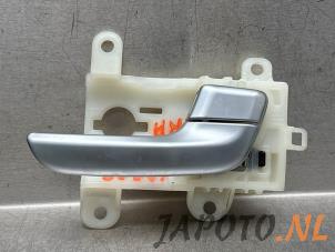 Gebruikte Deurgreep 4Deurs rechts-achter Kia Niro I (DE) 1.6 GDI Hybrid Prijs € 19,95 Margeregeling aangeboden door Japoto Parts B.V.