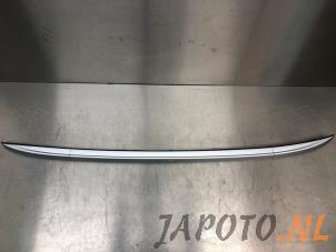 Gebruikte Roofrail links Kia Niro I (DE) 1.6 GDI Hybrid Prijs € 49,95 Margeregeling aangeboden door Japoto Parts B.V.