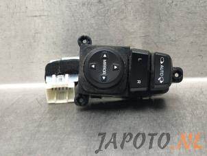 Gebruikte Schakelaar Spiegel Hyundai Tucson (TL) 2.0 CRDi 16V Mild Hybrid 4WD Prijs € 24,95 Margeregeling aangeboden door Japoto Parts B.V.