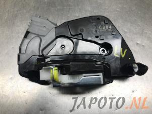 Gebruikte Portierslot Mechaniek 4Deurs links-voor Suzuki Swift (ZCE/ZDE) 1.2 VVT 12V Hybrid Prijs € 74,95 Margeregeling aangeboden door Japoto Parts B.V.