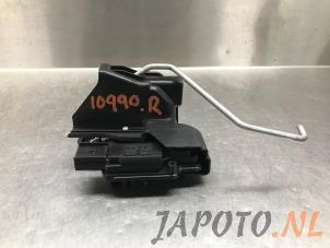 Begagnade Dörrlåsmekanism, 2-dörrars, höger Kia Picanto (TA) 1.0 12V Pris € 99,95 Marginaltabell erbjuds av Japoto Parts B.V.