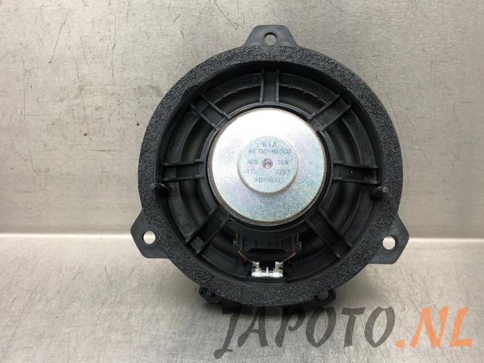 Luidspreker van een Kia Stonic (YB) 1.0i T-GDi 12V 2020