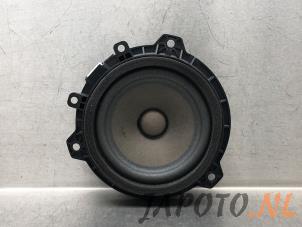 Gebruikte Luidspreker Kia Stonic (YB) 1.0i T-GDi 12V Prijs € 19,99 Margeregeling aangeboden door Japoto Parts B.V.
