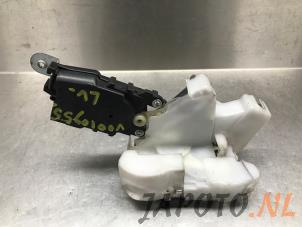 Gebruikte Deurslot Mechaniek 4Deurs links-voor Subaru Tribeca 3.6 24V Prijs € 74,95 Margeregeling aangeboden door Japoto Parts B.V.