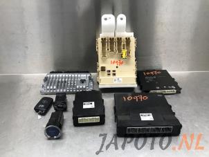 Begagnade Tändningslås + dator Toyota Auris (E18) 1.8 16V Hybrid Pris € 149,95 Marginaltabell erbjuds av Japoto Parts B.V.