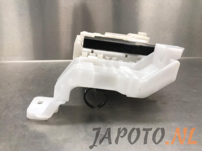 Säkringsbox från en Suzuki SX4 S-Cross (JY) 1.6 16V 2015