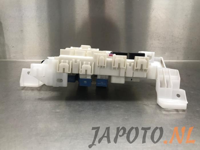 Säkringsbox från en Suzuki SX4 S-Cross (JY) 1.6 16V 2015