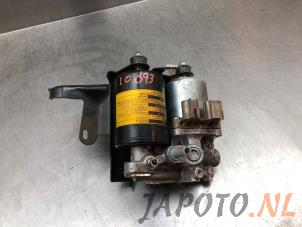 Gebruikte Rembekrachtiger Toyota Auris (E18) 1.8 16V Hybrid Prijs € 199,95 Margeregeling aangeboden door Japoto Parts B.V.