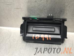 Używane Przelacznik pokrywy bagaznika Kia Picanto (JA) 1.0 12V Cena € 24,95 Procedura marży oferowane przez Japoto Parts B.V.