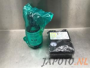 Używane Zestaw naprawczy do opon Mitsubishi Outlander (GF/GG) 2.0 16V PHEV 4x4 Cena € 14,95 Procedura marży oferowane przez Japoto Parts B.V.