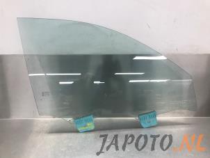 Begagnade Dörrfönster, 4-dörrars, höger fram Lynk &amp; Co 01 1.5 PHEV Pris € 49,95 Marginaltabell erbjuds av Japoto Parts B.V.