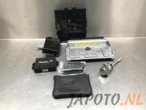 Używane Stacyjka + sterownik Lexus LBX 1.5 Hybrid 2WD Cena € 349,95 Procedura marży oferowane przez Japoto Parts B.V.