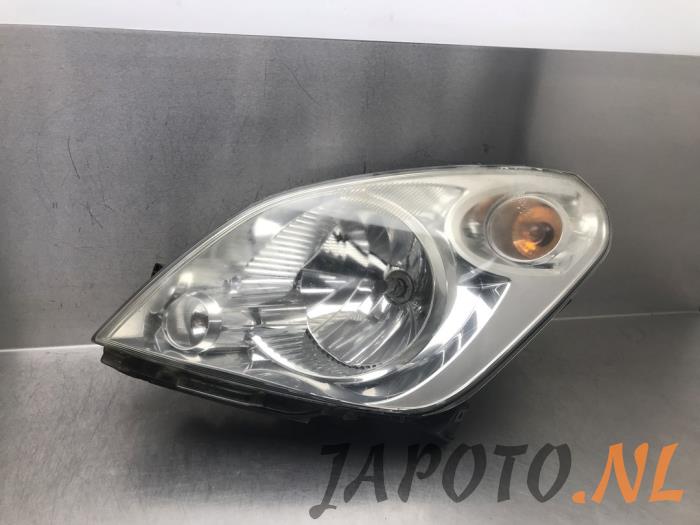 Strålkastare, vänster från en Suzuki Splash 1.0 12V 2011