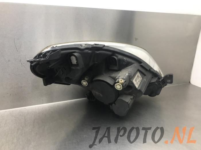 Strålkastare, vänster från en Suzuki Splash 1.0 12V 2011