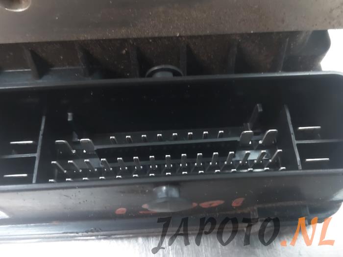 Bromsservo från en Kia Niro I (DE) E-Niro 64 kWh 2019