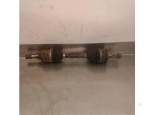 Begagnade Drivaxel, vänster fram Suzuki SX4 (EY/GY) 1.9 DDiS Pris € 19,99 Marginaltabell erbjuds av Japoto Parts B.V.
