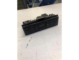 Używane Panel sterowania nagrzewnicy Audi A4 (B6) Cena € 30,00 Procedura marży oferowane przez Poolman autodemontage