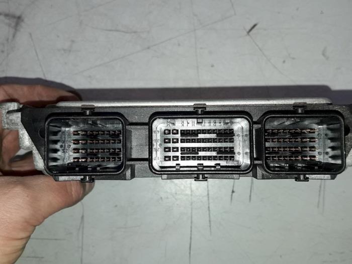 Dator, motorstyrning från en Citroën C4 Picasso (UD/UE/UF) 1.6 HDi 16V 110 2007