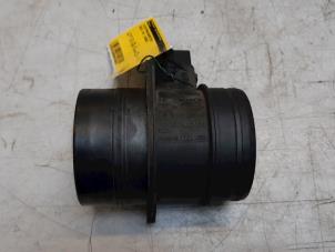 Używane Czujnik masy powietrza Audi A4 Avant (B7) 2.0 TDI Cena € 30,00 Procedura marży oferowane przez Poolman autodemontage