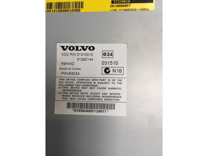 Radio versterker van een Volvo V70 (BW) 2.0 D3 20V 2011