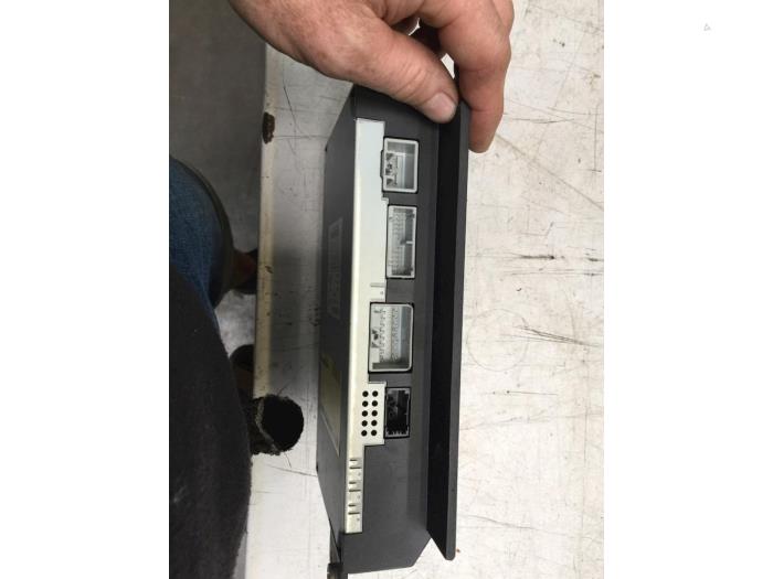 Radio versterker van een Volvo V70 (BW) 2.0 D3 20V 2011