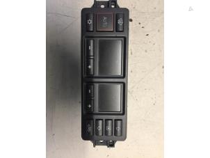 Używane Wyswietlacz klimatyzacji Audi A4 Avant (B5) 1.8 20V Cena € 30,00 Procedura marży oferowane przez Poolman autodemontage