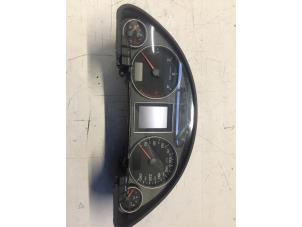 Używane Tablica rozdzielcza Audi A4 Avant (B7) 2.0 TDI Cena € 40,00 Procedura marży oferowane przez Poolman autodemontage