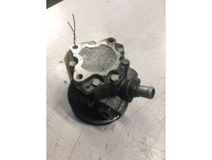 Używane Pompa wspomagania kierownicy Audi A4 Avant (B7) 2.0 TDI Cena € 30,00 Procedura marży oferowane przez Poolman autodemontage