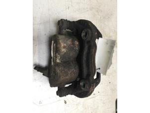 Begagnade Främre bromsok, vänster Ford Transit 2.0 TDCi 16V Tourneo Pris € 24,20 Inklusive moms erbjuds av Poolman autodemontage