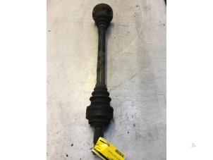 Używane Os napedowa prawy tyl BMW 7 serie (E65/E66/E67) 735i,Li 3.6 V8 32V Cena € 30,00 Procedura marży oferowane przez Poolman autodemontage