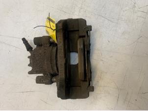 Gebruikte Remklauw (Tang) rechts-voor Volvo V70 (SW) 2.4 D5 20V Prijs € 30,00 Margeregeling aangeboden door Poolman autodemontage