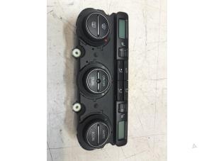 Używane Panel sterowania nagrzewnicy Volkswagen Passat Variant (3C5) 2.0 FSI 16V Cena € 30,00 Procedura marży oferowane przez Poolman autodemontage