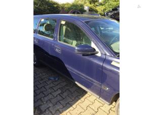 Gebruikte Portier 4Deurs rechts-voor Volvo V70 (SW) 2.4 D5 20V Prijs € 75,00 Margeregeling aangeboden door Poolman autodemontage
