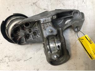 Używane Wspornik silnika Audi A4 (B7) 2.0 TFSI 20V Cena € 30,00 Procedura marży oferowane przez Poolman autodemontage