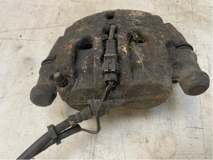 Remklauw (Tang) rechts-voor van een Iveco New Daily IV 35C15V, 35C15V/P 2007