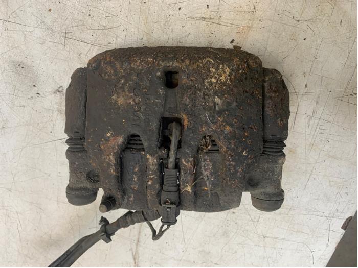 Remklauw (Tang) rechts-voor van een Iveco New Daily IV 35C15V, 35C15V/P 2007