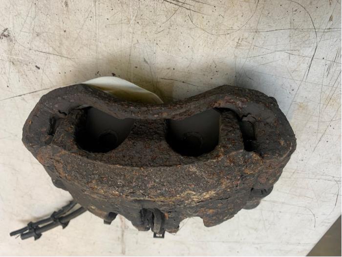 Remklauw (Tang) rechts-voor van een Iveco New Daily IV 35C15V, 35C15V/P 2007