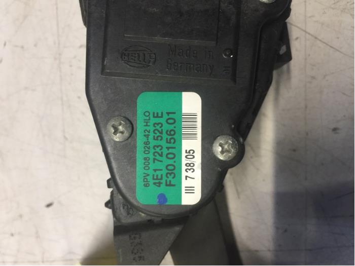 Spjällägesgivare från en Audi A8 (D3) 4.2 TDI V8 32V Quattro 2006