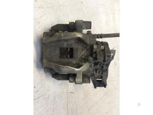 Gebruikte Remklauw (Tang) links-achter Volvo XC90 II 2.0 T8 16V PHEV Polestar AWD Prijs € 100,00 Margeregeling aangeboden door Poolman autodemontage