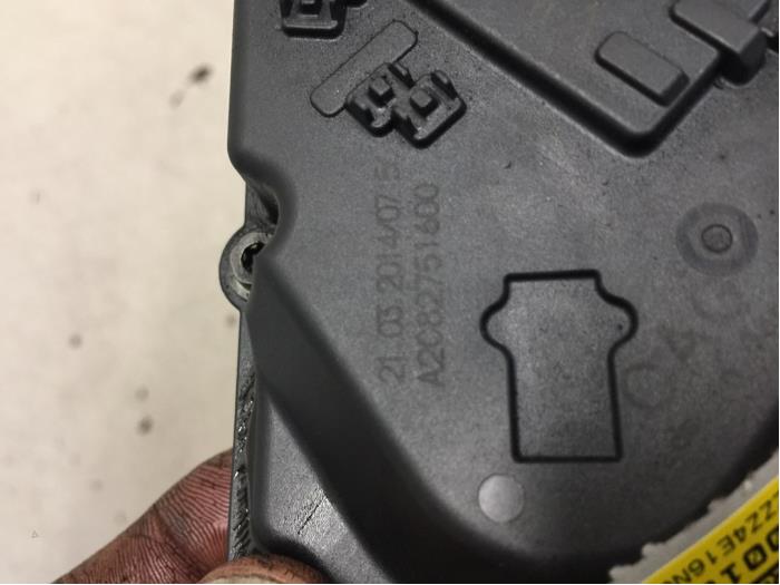 Spjällhus från en Audi A8 (D3) 4.2 TDI V8 32V Quattro 2006