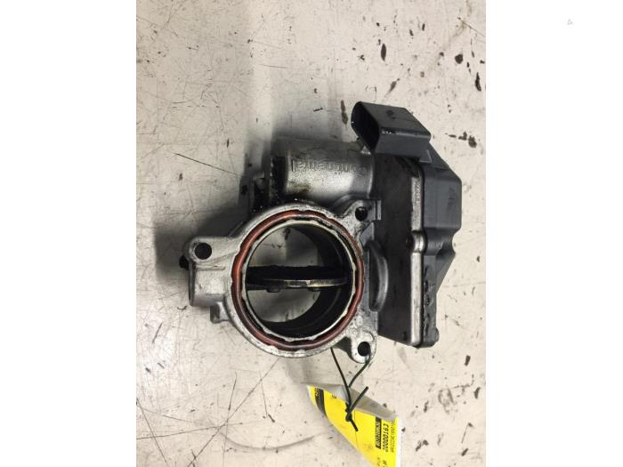 Spjällhus från en Audi A8 (D3) 4.2 TDI V8 32V Quattro 2006