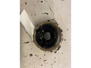 Używane Przewód spiralny poduszki powietrznej Audi A4 Avant Quattro (B7) 3.0 TDI V6 24V Cena € 30,00 Procedura marży oferowane przez Poolman autodemontage