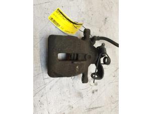 Używane Zacisk hamulcowy lewy tyl Audi A4 Avant Quattro (B7) 3.0 TDI V6 24V Cena € 30,00 Procedura marży oferowane przez Poolman autodemontage