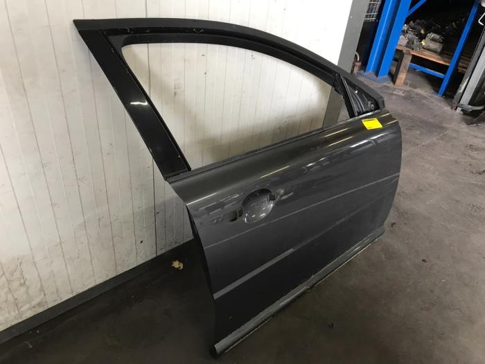 Portier 4Deurs rechts-voor van een Volvo V70 (BW) 2.4 D 20V 2010