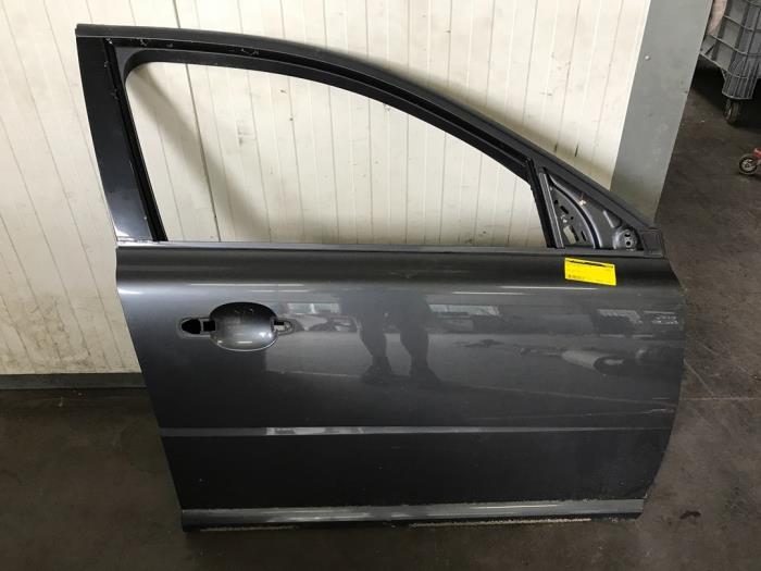 Portier 4Deurs rechts-voor van een Volvo V70 (BW) 2.4 D 20V 2010