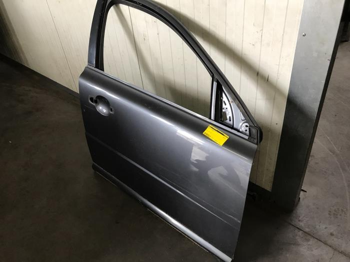 Portier 4Deurs rechts-voor van een Volvo V70 (BW) 2.4 D 20V 2010